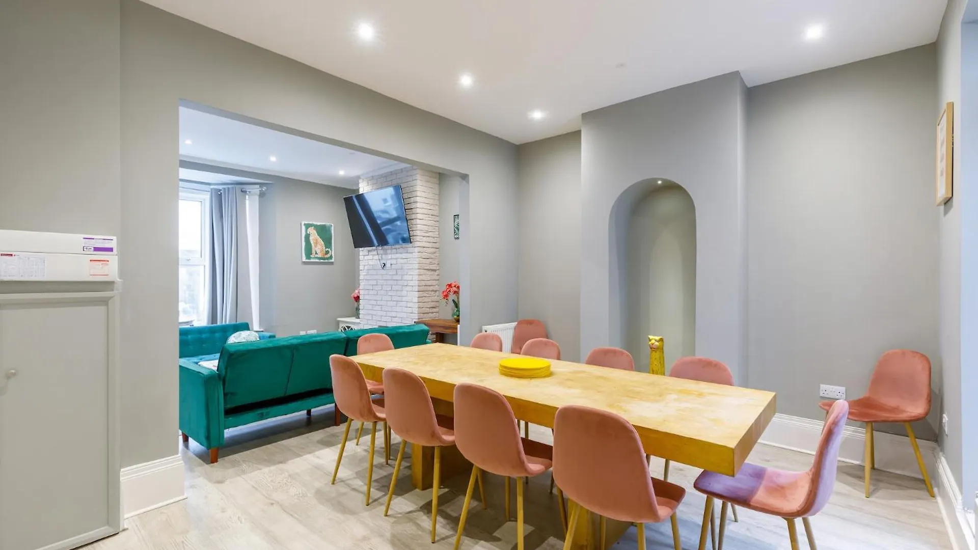 בית נופש ברייטון Central 6 Bedroom Townhouse בריטניה
