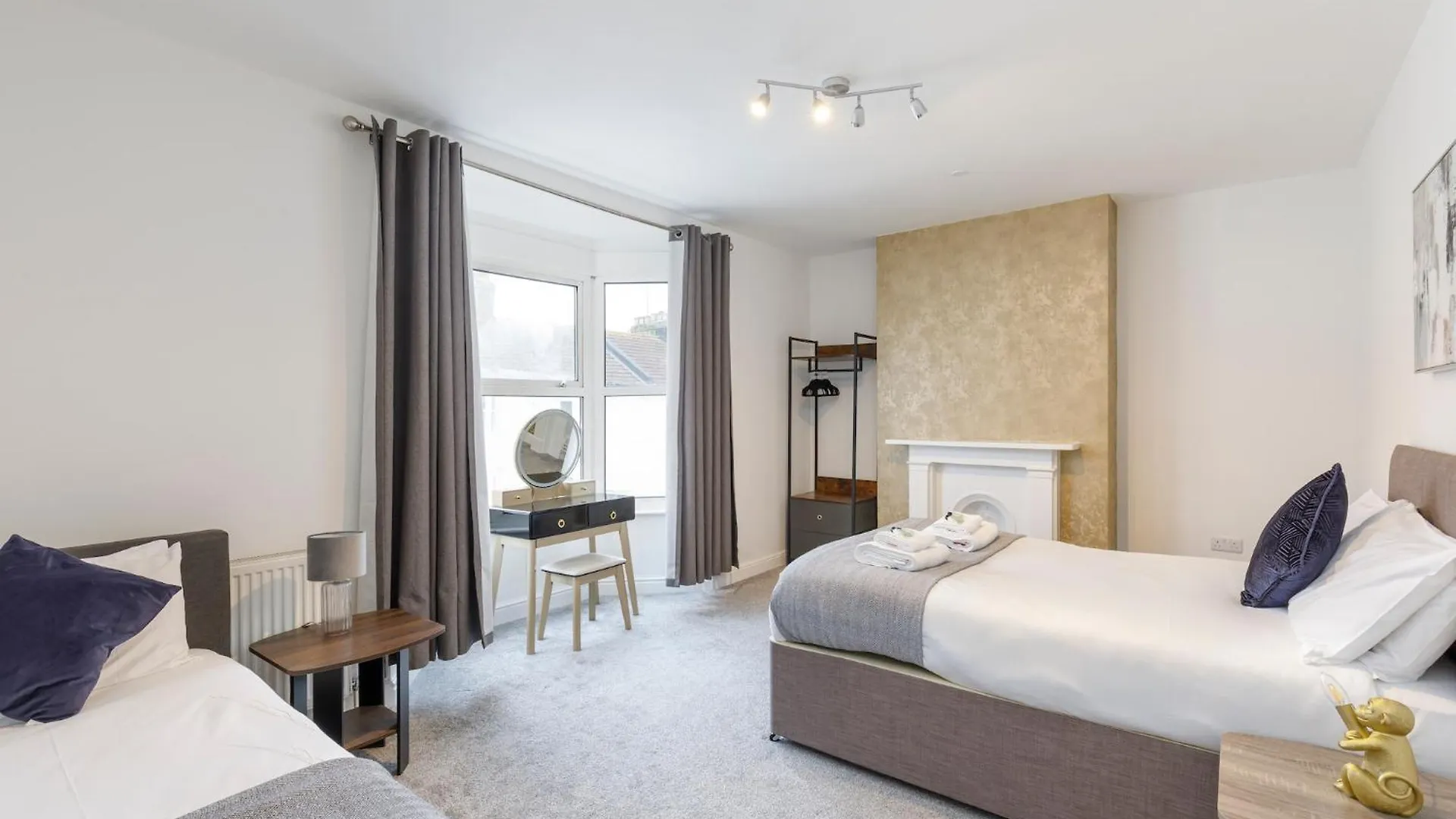 Central 6 Bedroom Townhouse Brighton 0*,