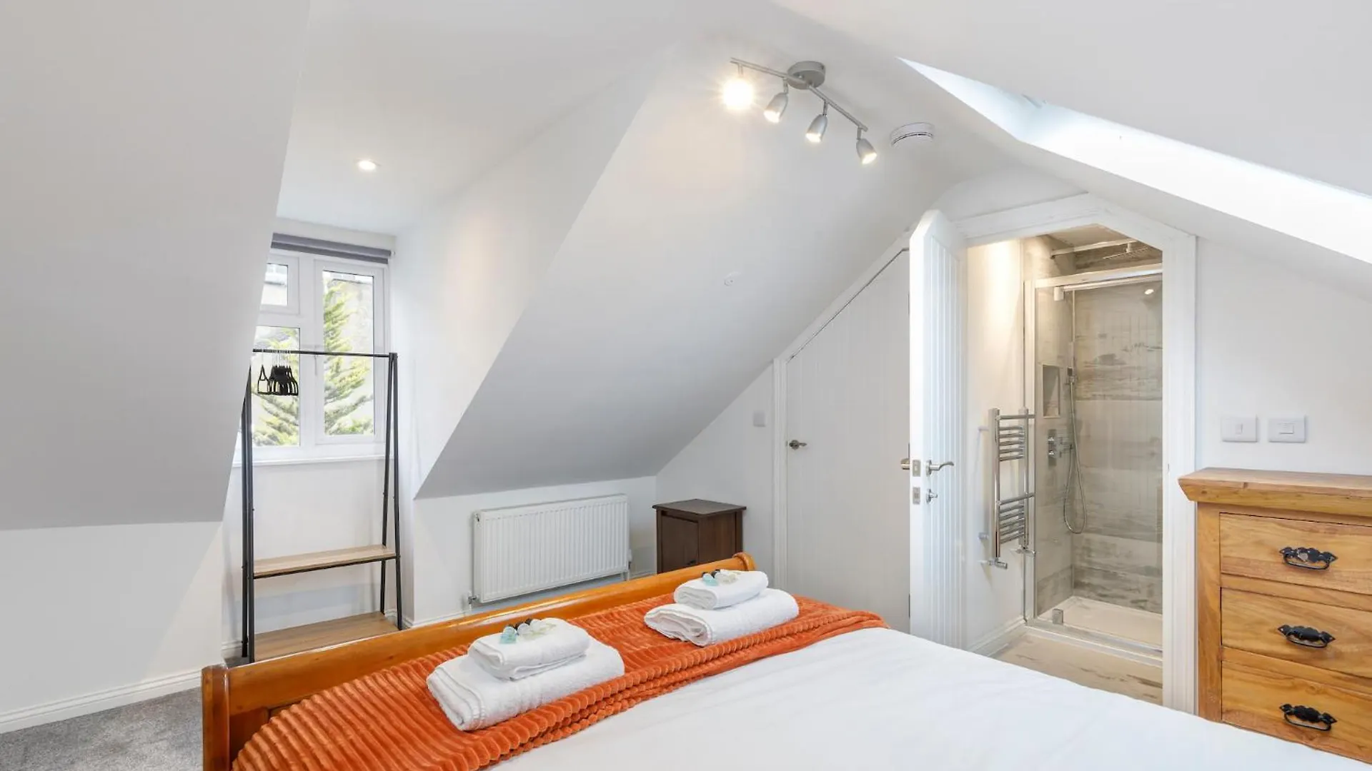 Central 6 Bedroom Townhouse Brighton